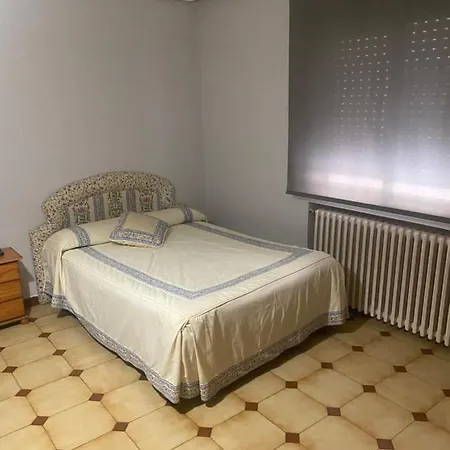 Pension Paris בית הארחה *