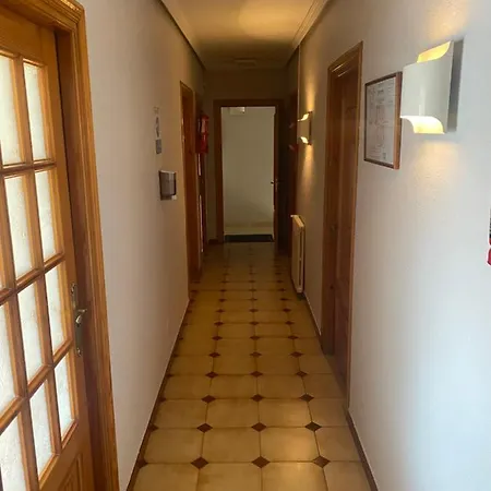 Pension Paris ארויו דה לה אנקומיינדה